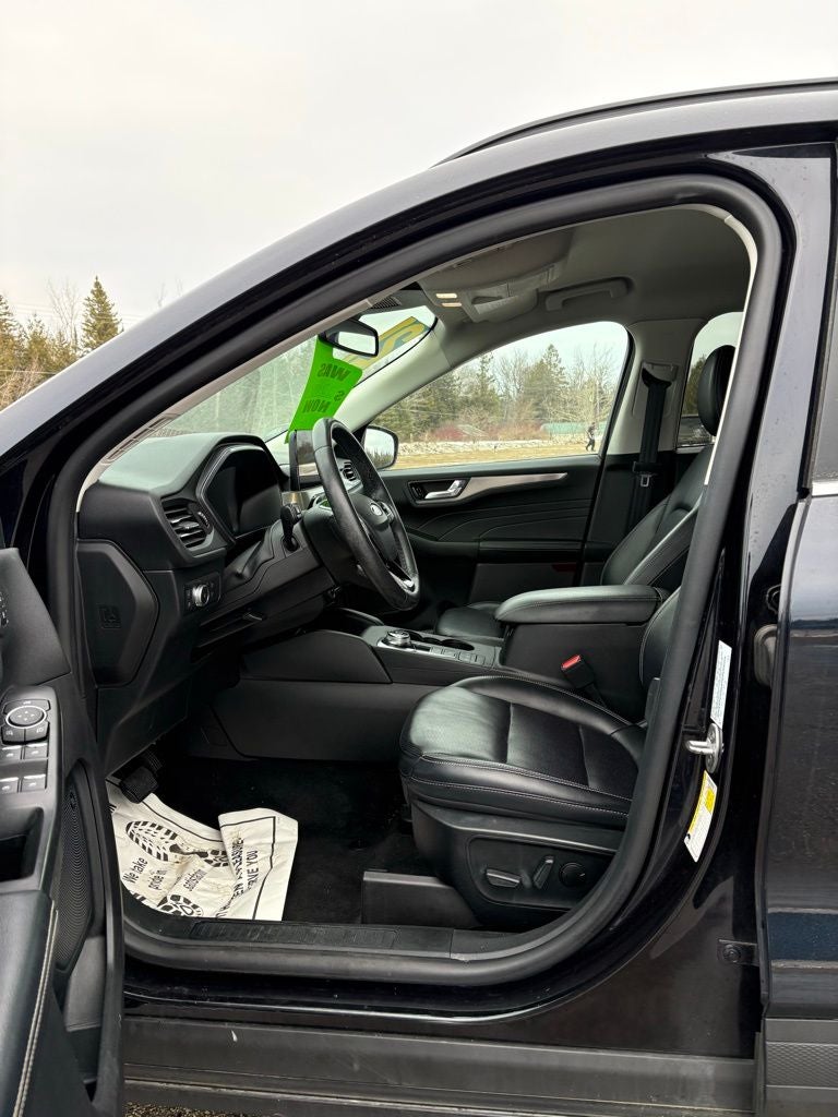 2021 Ford Escape Hybrid Titanium