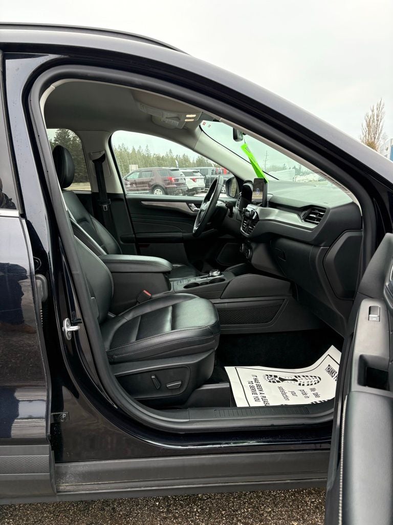 2021 Ford Escape Hybrid Titanium