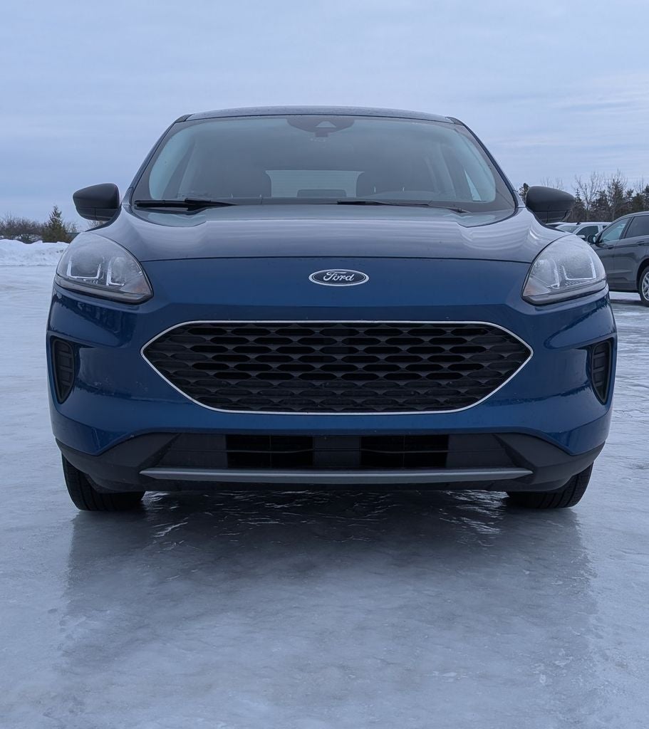 Used 2022 Ford Escape SE with VIN 1FMCU9G62NUA25932 for sale in St. Ignace, MI