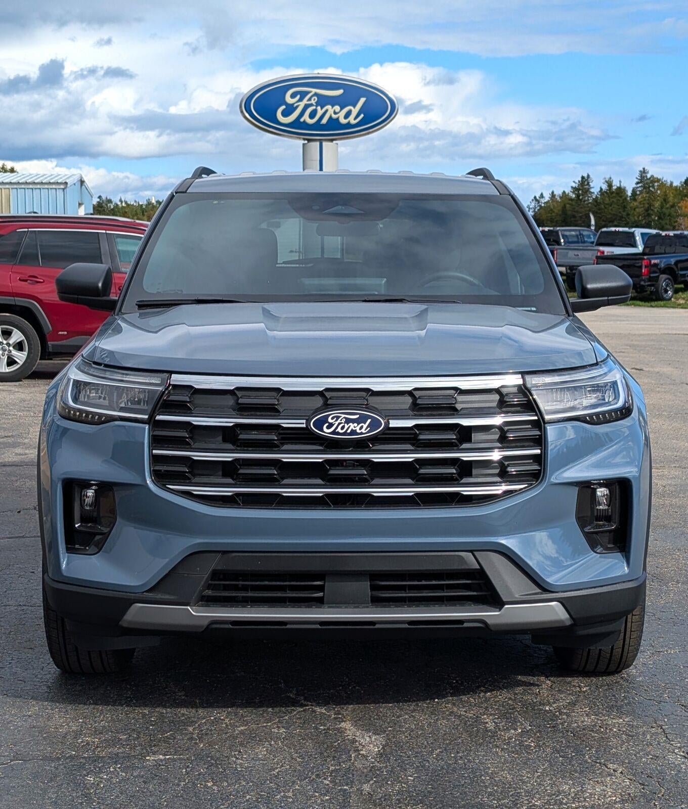 2027 Ford Explorer Active w/200A Pkg