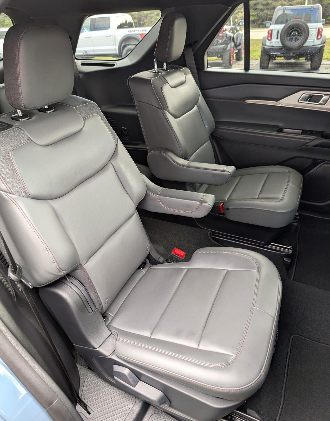 2027 Ford Explorer Active w/200A Pkg