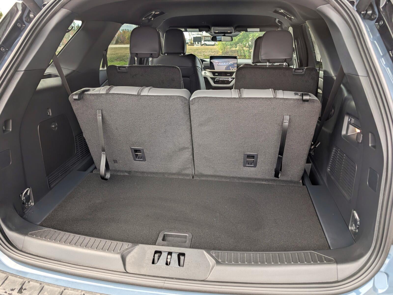 2027 Ford Explorer Active w/200A Pkg