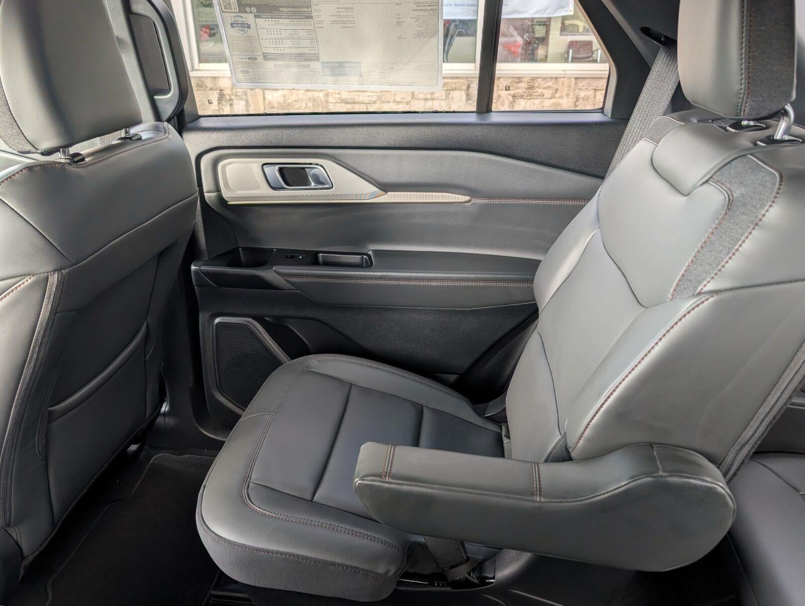 2027 Ford Explorer Active w/200A Pkg