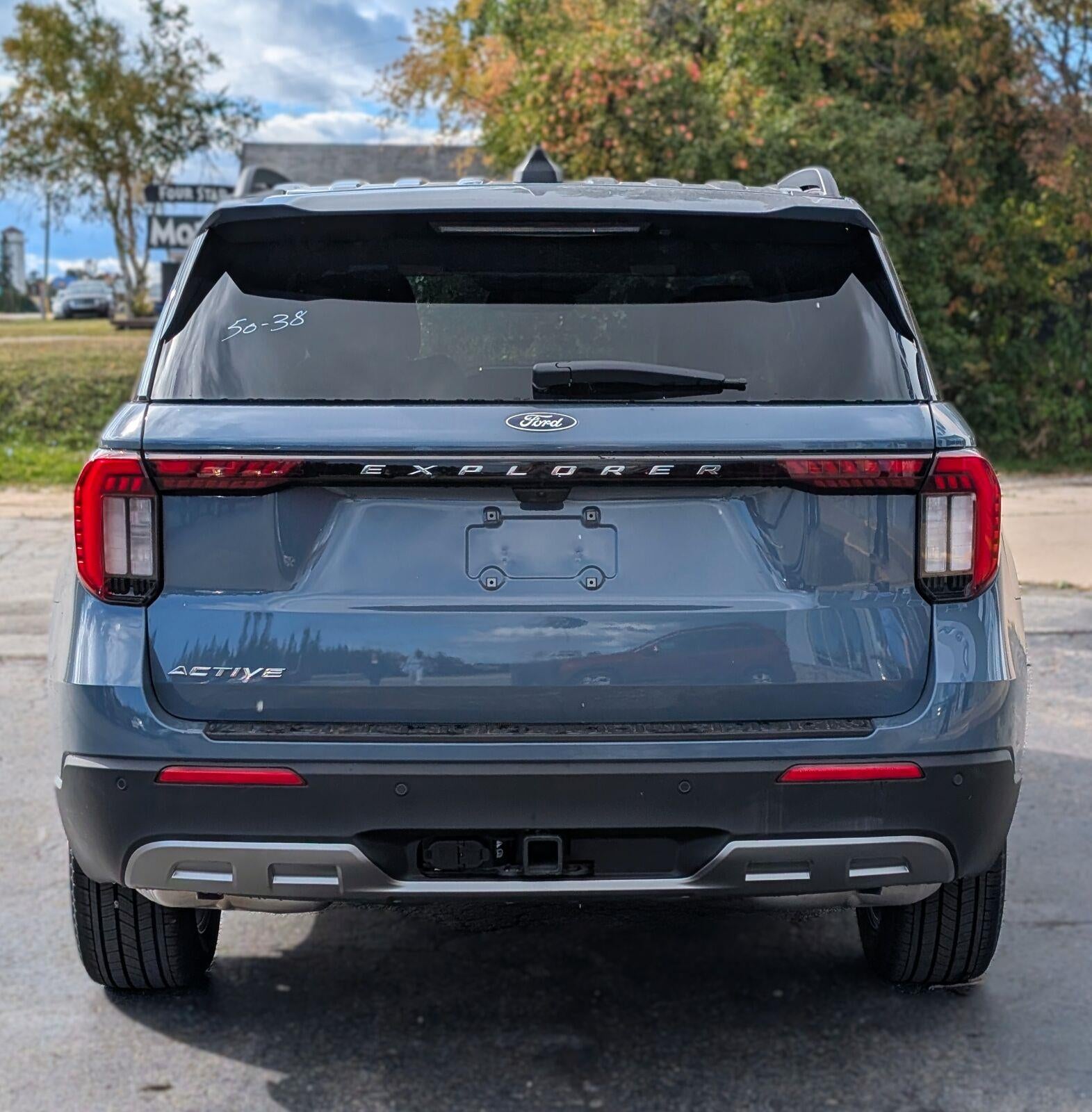 2027 Ford Explorer Active w/200A Pkg