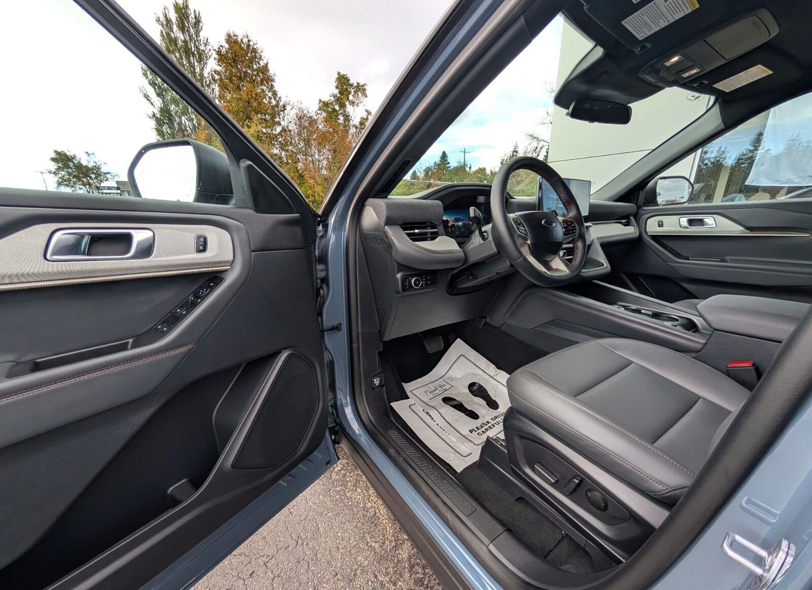 2027 Ford Explorer Active w/200A Pkg