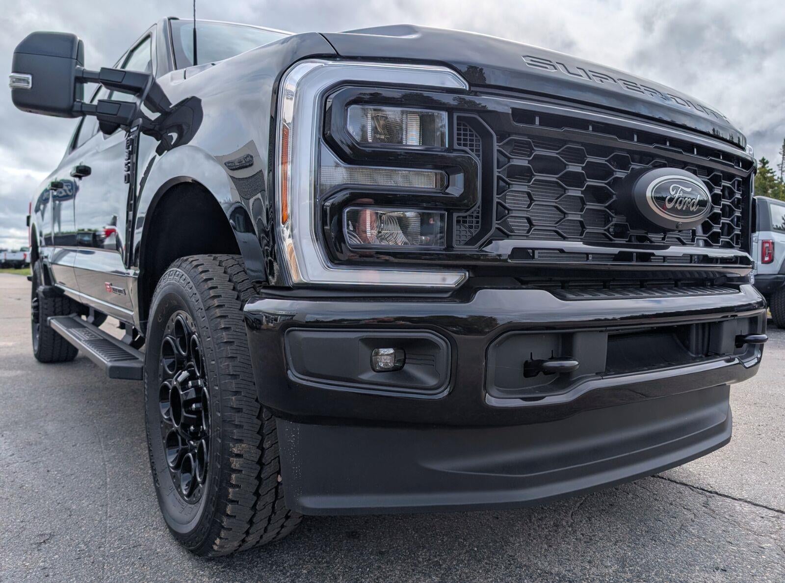 2026 Ford Super Duty F-350 Lariat