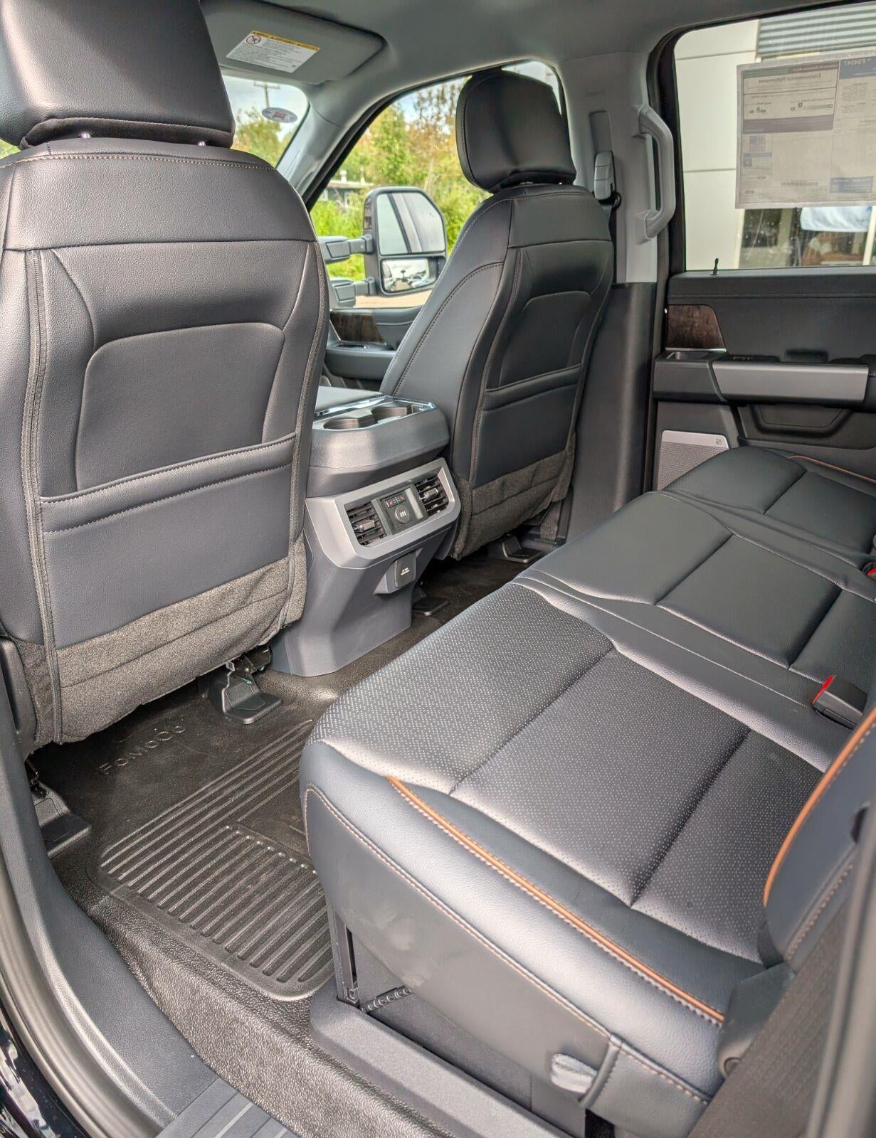 2026 Ford Super Duty F-350 Lariat