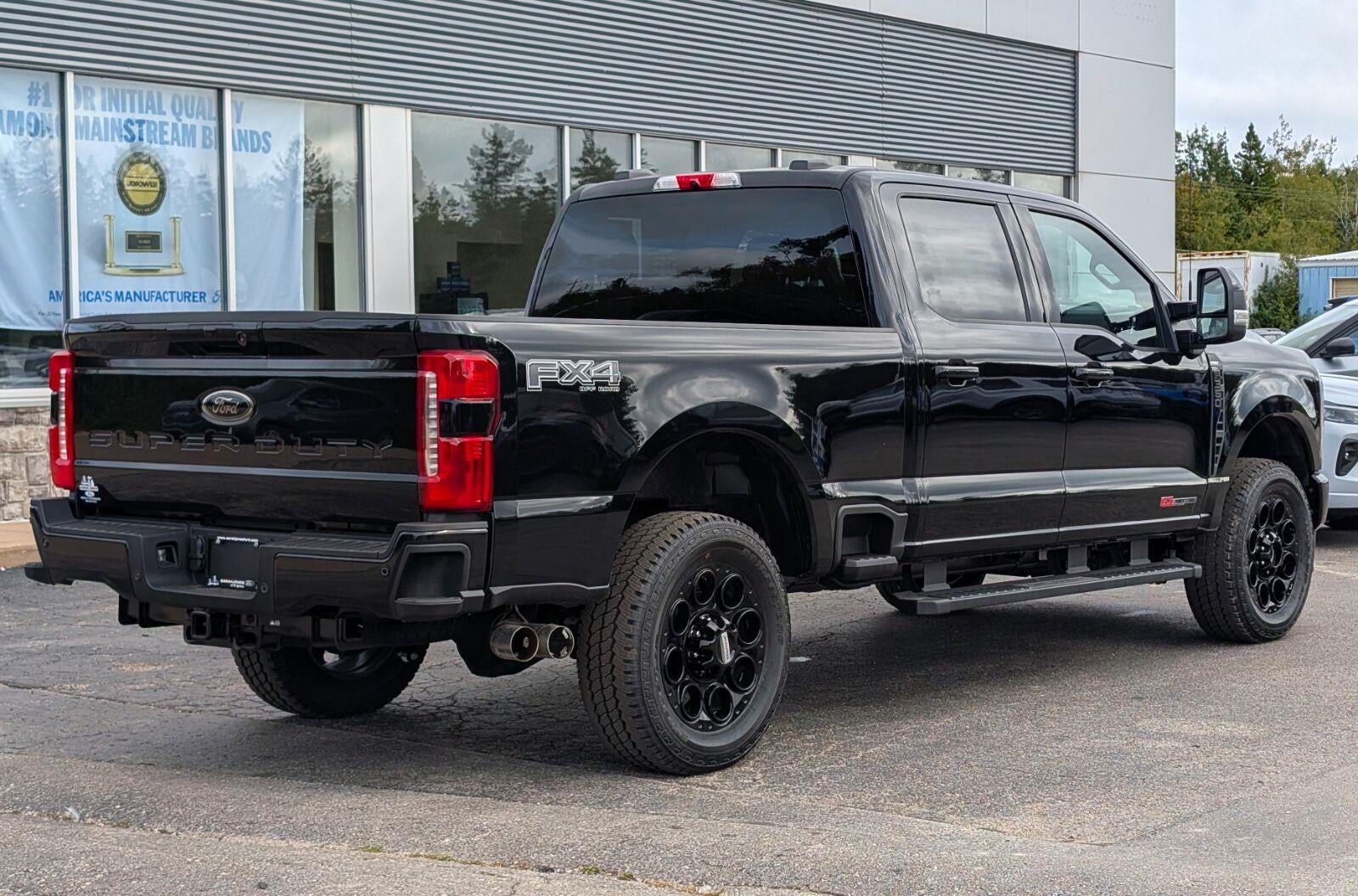 2026 Ford Super Duty F-350 Lariat