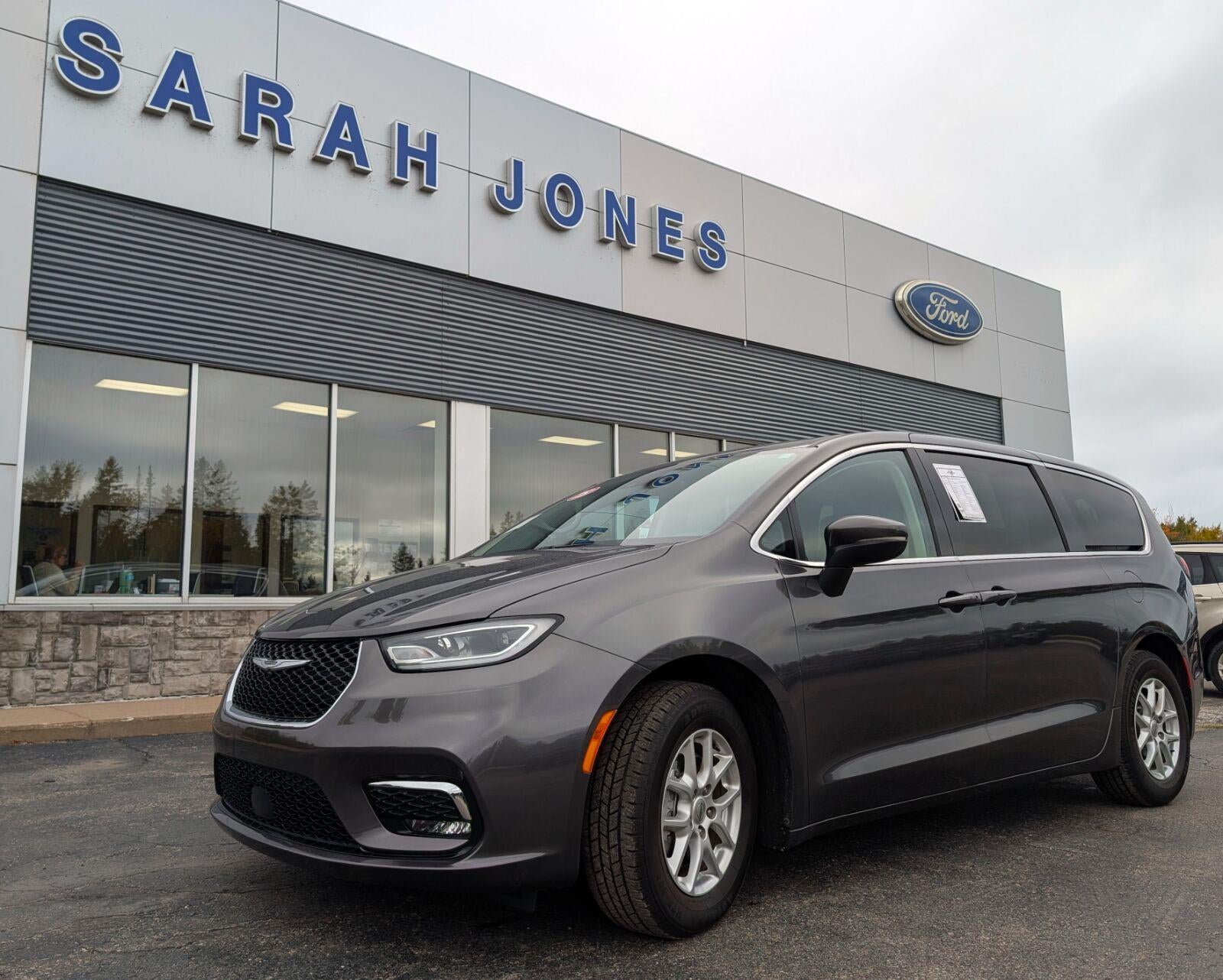 2023 Chrysler Pacifica Touring L