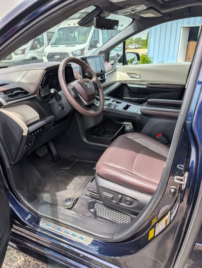 2024 Toyota Sienna Platinum 7 Passenger