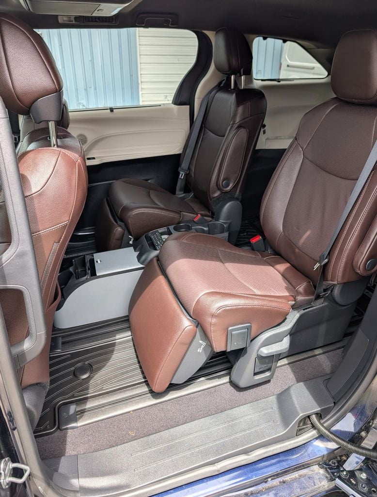 2024 Toyota Sienna Platinum 7 Passenger