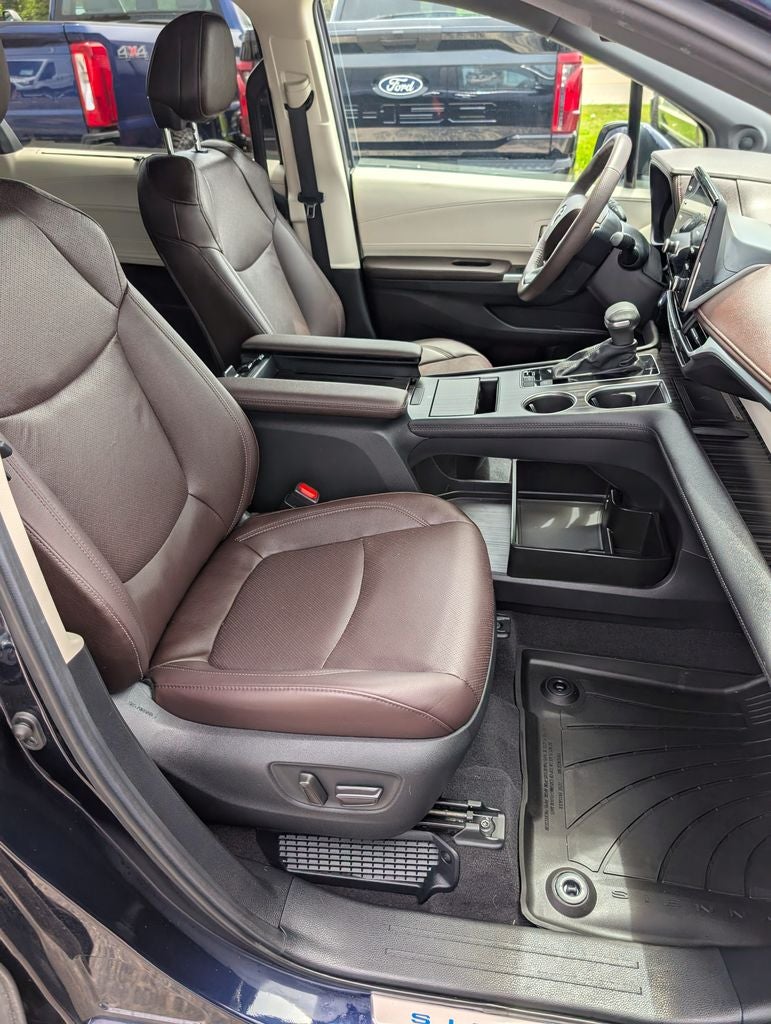 2024 Toyota Sienna Platinum 7 Passenger