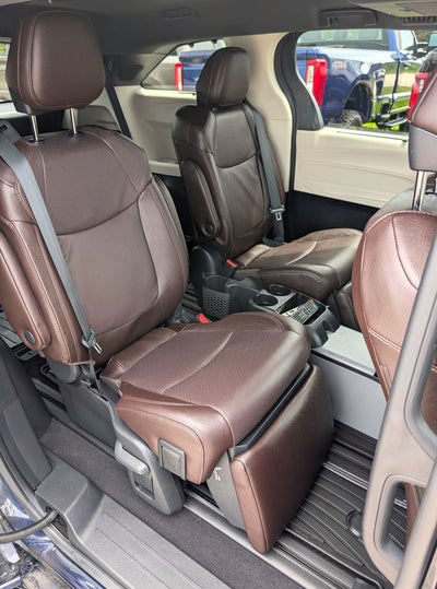 2024 Toyota Sienna Platinum 7 Passenger