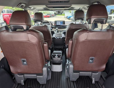 2024 Toyota Sienna Platinum 7 Passenger