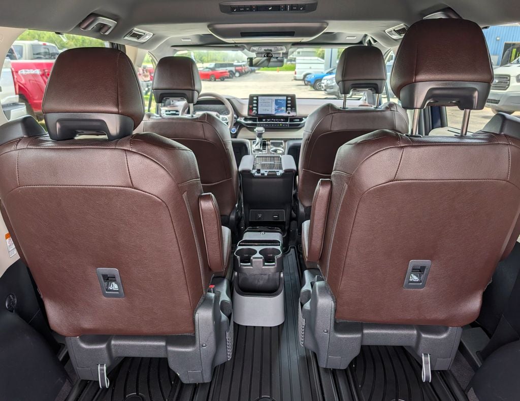 2024 Toyota Sienna Platinum 7 Passenger