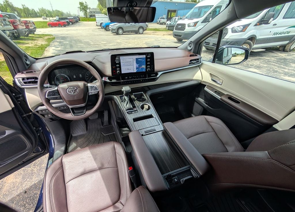 2024 Toyota Sienna Platinum 7 Passenger