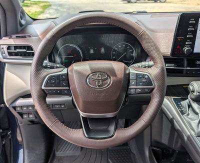 2024 Toyota Sienna Platinum 7 Passenger