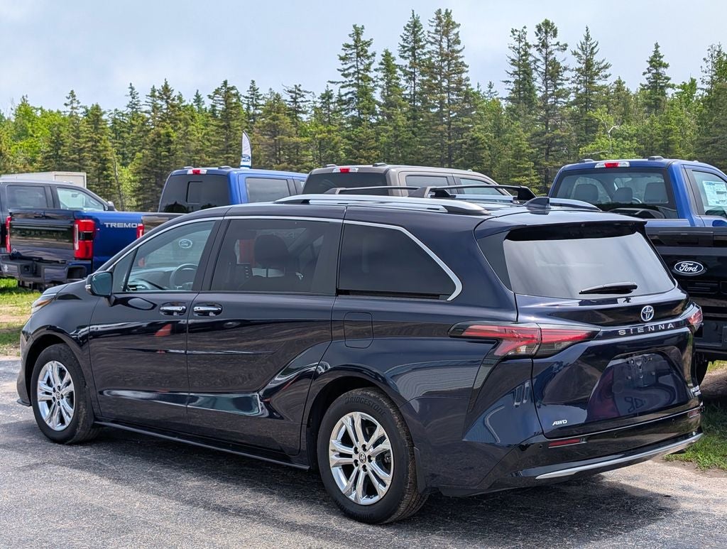 2024 Toyota Sienna Platinum 7 Passenger