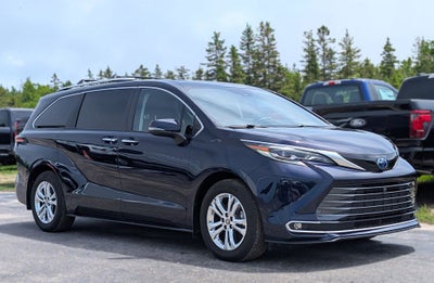 2024 Toyota Sienna Platinum 7 Passenger